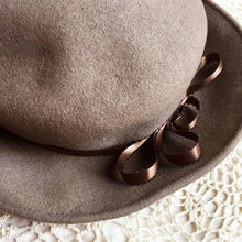Load image into Gallery viewer, Taupe felt mushroom hat