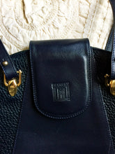 Load image into Gallery viewer, Vintage leather purse