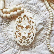 Load image into Gallery viewer, Vintage faux ivory beaded necklace