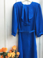 Load image into Gallery viewer, Vintage Leslie Belle day dress  | Size: XL