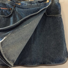 Load image into Gallery viewer, Vintage denim mini skirt  | Size: 34
