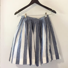 Load image into Gallery viewer, Vintage cotton skirt | Size 8
