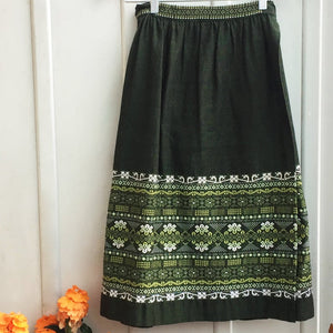 Vintage Guatemalan embroidered skirt | Size: S/M