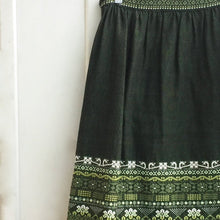 Load image into Gallery viewer, Vintage Guatemalan embroidered skirt | Size: S/M
