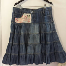 Load image into Gallery viewer, Ruffled denim skirt with patchwork detail  | Size: L
