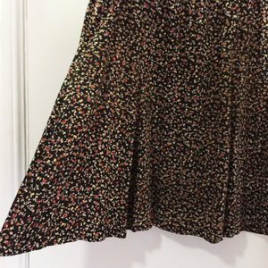 Dark floral skirt | Size: M/L