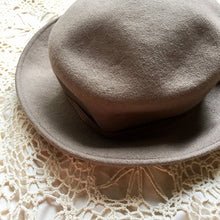 Load image into Gallery viewer, Taupe felt mushroom hat
