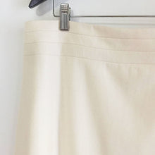 Load image into Gallery viewer, Embroidered wool skirt | Size: 16

