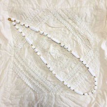 Load image into Gallery viewer, Vintage Trifari white and gold bead necklace

