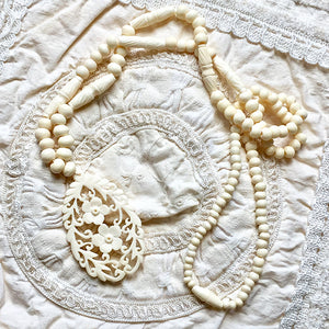 Vintage faux ivory beaded necklace