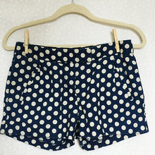 Load image into Gallery viewer, J Crew shorts | Size 00
