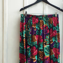 Load image into Gallery viewer, Vintage rayon floral skirt  | Size: L
