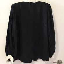 Load image into Gallery viewer, Vintage Simon Chang blouse | Size: 8
